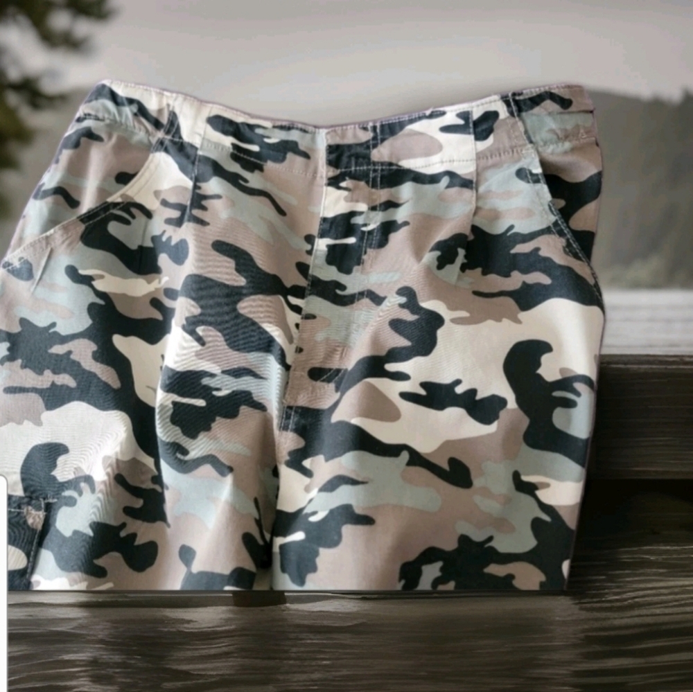 Pre-loved forever 21 camo pants sz XL - Picture 5 of 8
